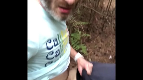 Play MP4 - Breeding ass in the woods