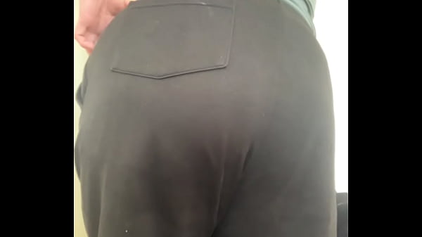 Nonton Deesdeepthroat Strips Off Layers Of Pants thumbnail