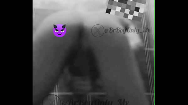 Empinado m&aacute;sturbandome 