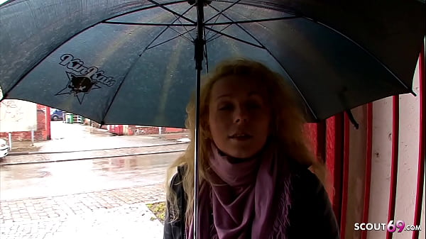 DEUTSCHE MUTTER BEI STRASSEN CASTING ABGESCHLEPPT_UND GEFICKT