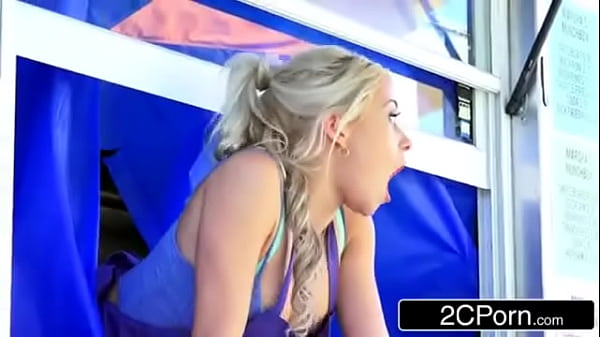 Play MP4 - hot blonde babe serving hot dogs and fucked same time