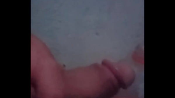 Abrindo a garrafa com meu palzao