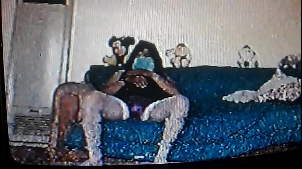 Hola pues aquí_en casa_cuidando_a mi h_que no llegue su_mamá y_la alle_en 20 uñas con_su conpadre