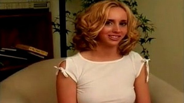 Nonton Blonde Sex Freak Shares Her Experience, Porn E2: thumbnail