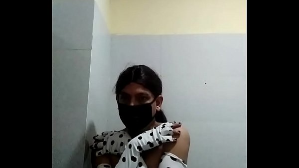 Kareena is lucky to get unused cum of a never to be known stranger 