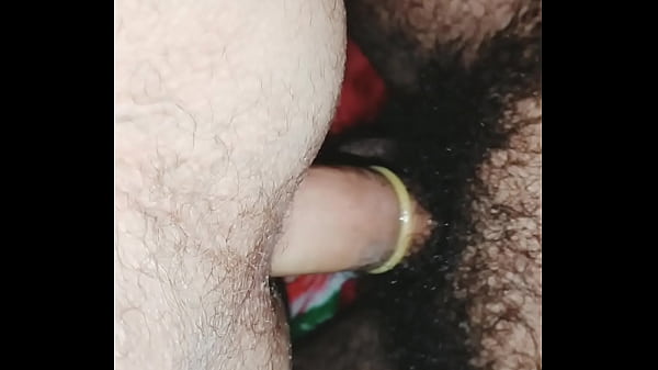 Meu macho peludo esfolando meu cuzinho