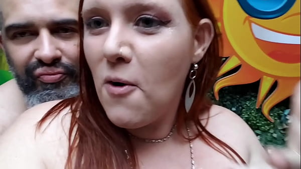 Play MP4 - Fiz m&eacute;nage na festa nudista na casa de swing