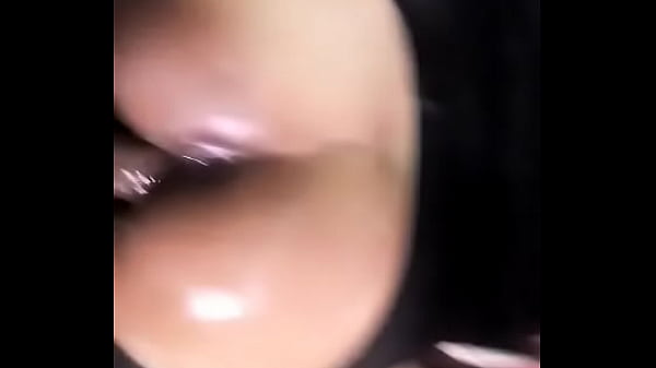 El Hermoso culito de_la Novia de mi Papá Bañado en_aceite