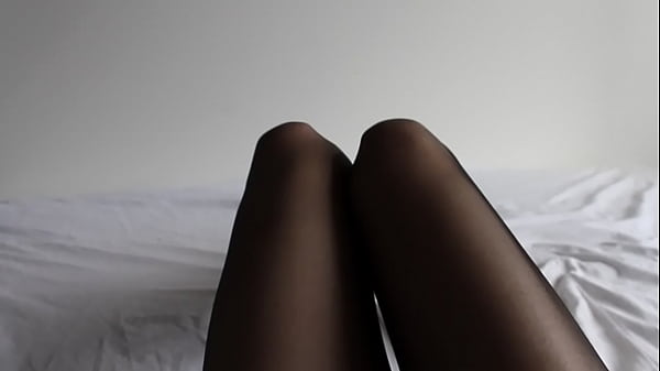 Play MP4 - Sexy tranny teasing with nylon legs