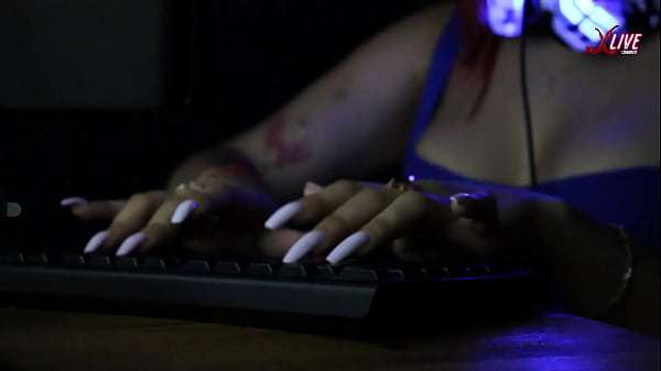 Very beautiful latina with big tits subtly demonstrates her talent and agility dexterity and sensuality 