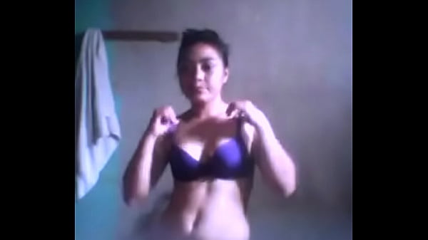 Chibola_se desnuda para_su novio