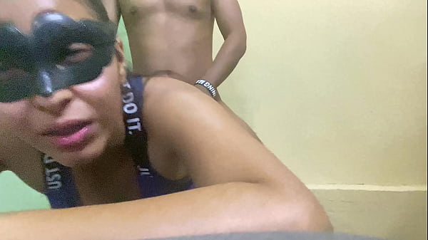 Play MP4 - Me llevo a casa a extra&ntilde;o del GYM &vert;Submissiveadventures