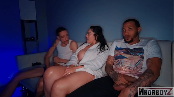 Big booty mom fucks her stepsons