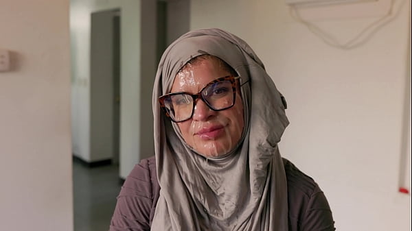 Arab Milf Blowjob Facial (4k) thumbnail