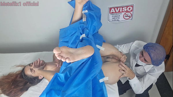 Play MP4 - Ginecologista fode paciente durante exame&excl;