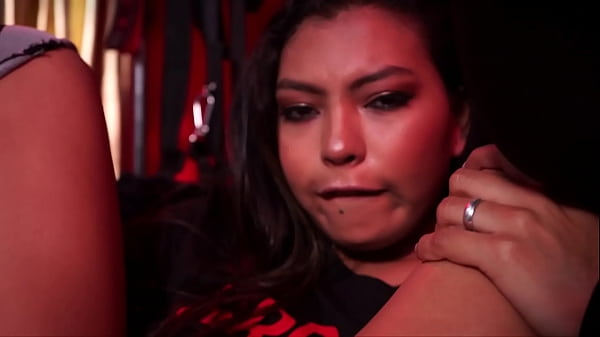 Play MP4 - Female brunette orgasm