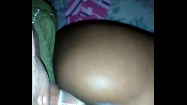 Pauzão sendo enfiado na_bunda danovinha