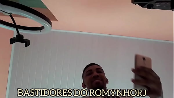 NO RIO DE JANEIRO ATOR PORNÔ MOSTRANDO POUCO DO SEUDIA DIA