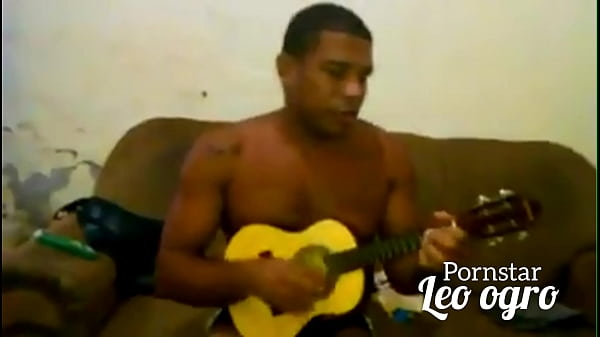 Esquentando a garganta para carnaval 2023_no Rio de Janeiro Brasil