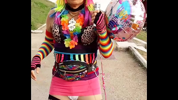 Nonton Showing Knickers thumbnail