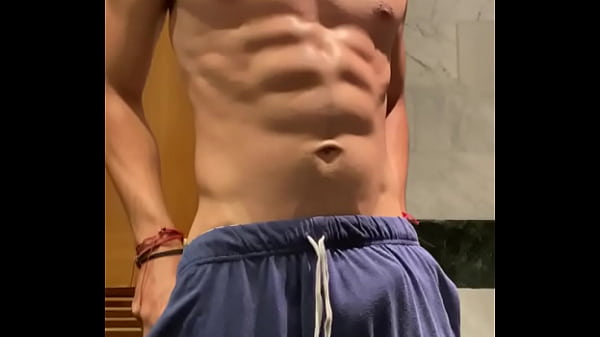 Play MP4 - Un hombre con cuerpo perfecto que toda mujer desear&iacute;a en su cama&period;