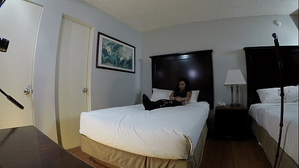 Nonton She Plays For The Camera thumbnail