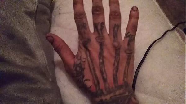 Nonton Showing My Tat Sleeve To Prove I'm Me thumbnail