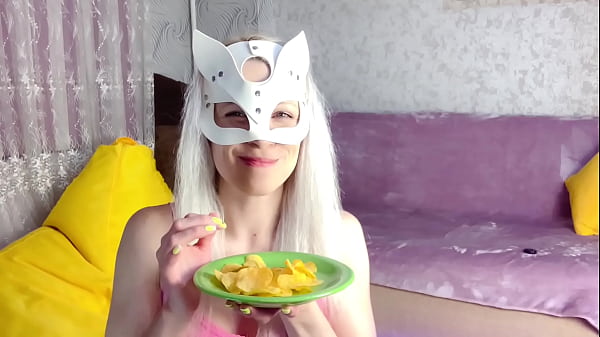 Mia's mimi giantess mouth tour