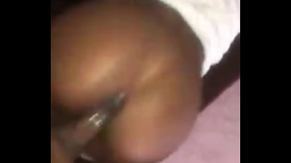 Play MP4 - La Skinny aime  les grosses bites