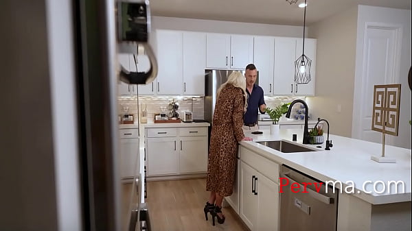 Lonely stepmother seduces step son to get pregnant