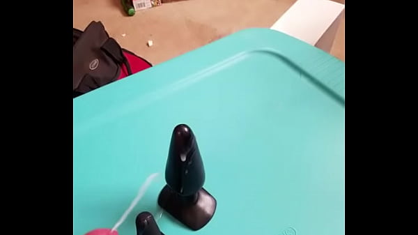 Cummimg on toys
