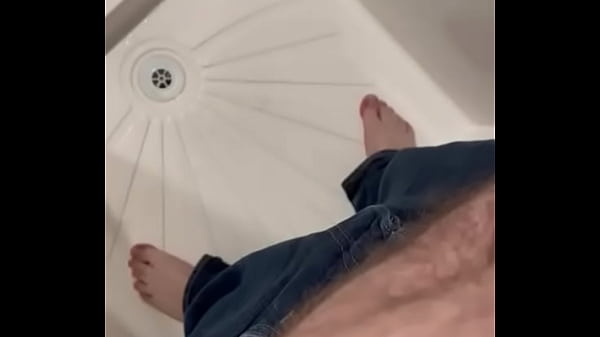 Nonton Pissing In Jeans In The Shower thumbnail