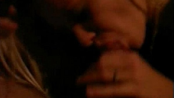 Loirinha chupando bem Gostoso 