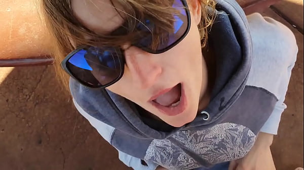 Play MP4 - Public blowjob oral creampie