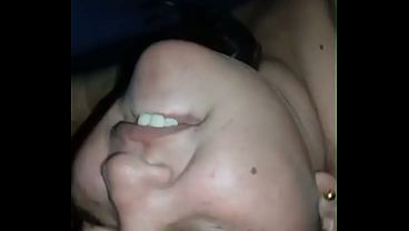 Gozei feito louca na rola dele, meu namorado mandou eu da sem camisinha