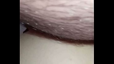 Gretala, Si Fa Scopare La Fica In Silenzio Mentre Suo Marito Russa Sul Divano thumbnail