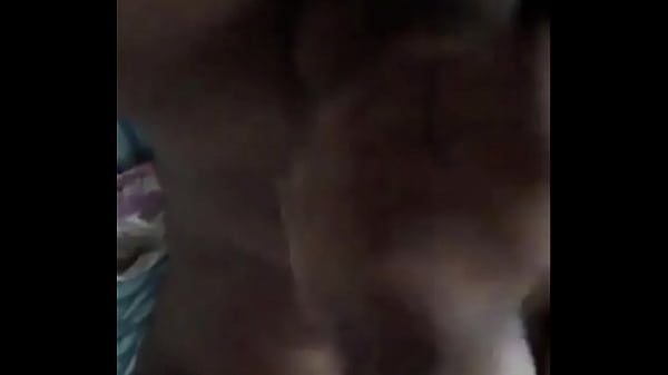 Ele bate uma punheta bem gostosa e ama gozar  e est&aacute; bem e dias quanto a gozar 