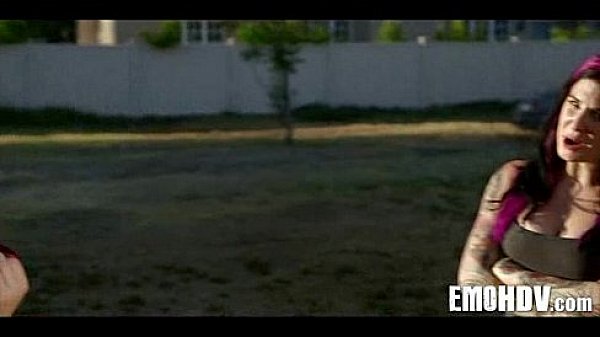 Nonton Tattooed Goth Babe 695 thumbnail