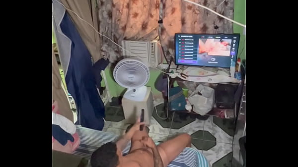 Play MP4 - Fui pego no flagra batendo punheta