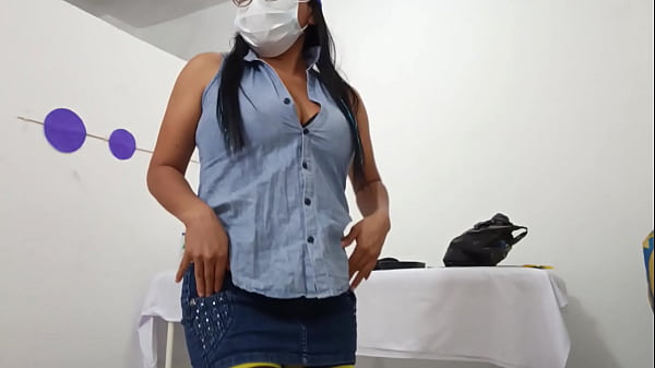 Nonton Sexy Girl Dancing Alone Strips Naked Touching Her Pussy Showing Everything &ndash; Hot Amateur thumbnail