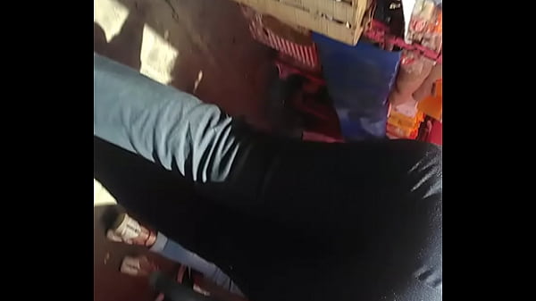 Play MP4 - Culona milf en mercado