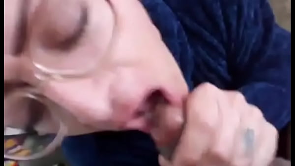 Play MP4 - travesti me chupala verga