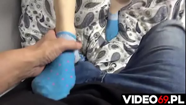 Polskie porno Gorąca nastolatka robi loda