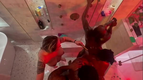 Sultry 5 girl shower orgy extravaganza 