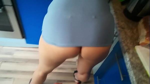 Play MP4 - Caught his wife in a sexy pose with cancer while washing dishes and got a dick