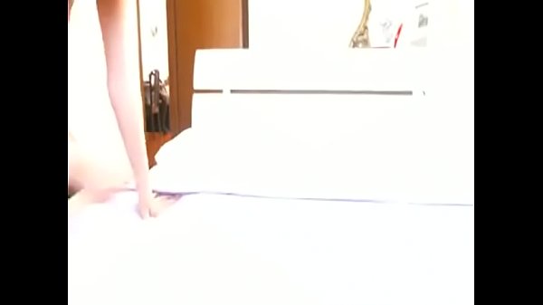 sexy euro_chicks masturbates