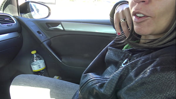 PERVERTED FAMILY: hot stepmom is NOT SCARED to jerk off her stepson 