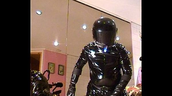 Roxina2002CrazyRubberInRidingBoots180202XXXL.MPG 