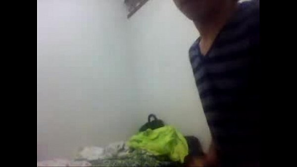 Play MP4 - Vitor engolindo a propria porra