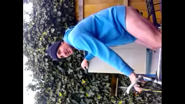Play MP4 - cumming sitting on bike in the garden again
